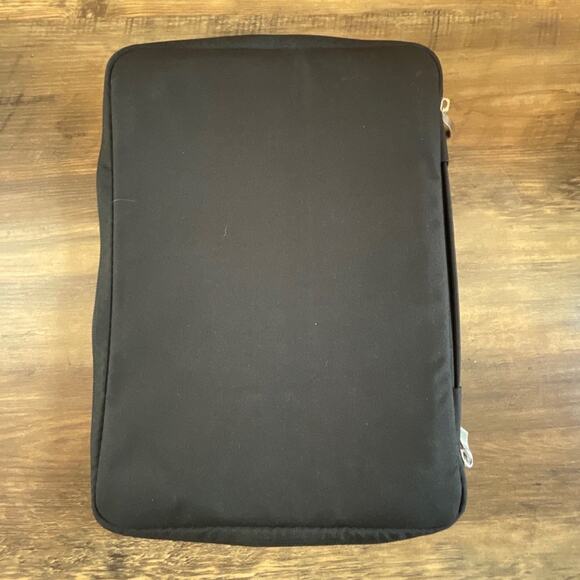 MacBook Pro 13” 2016-2020 black soft case with hardshell - Picture 5 of 7